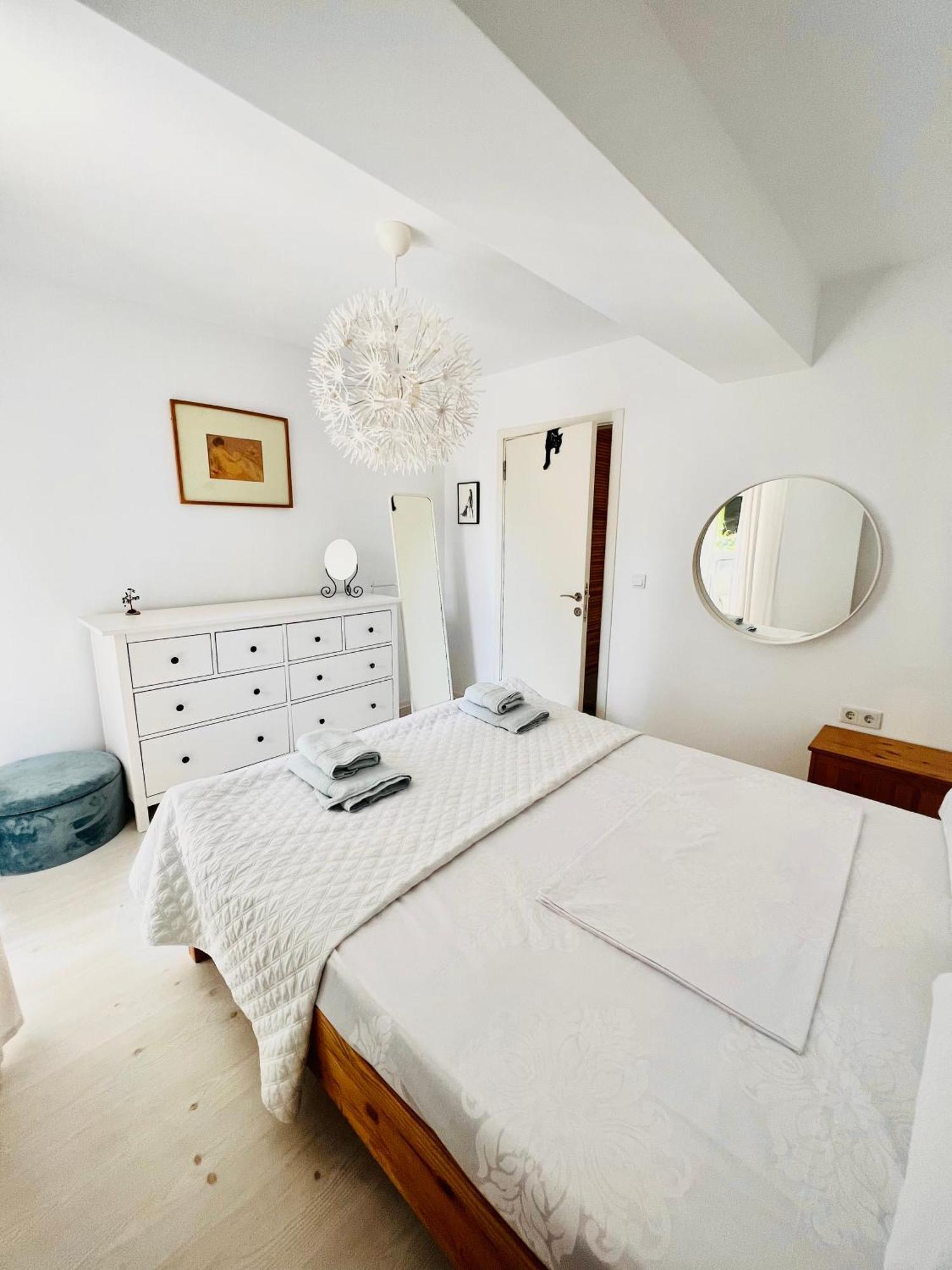 Apartamento The Airport Loft Otopeni Exterior foto